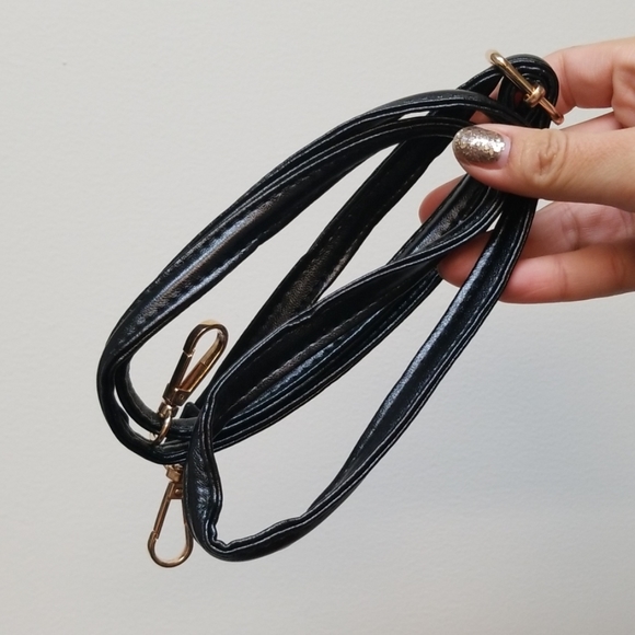 Vegan Black Clutch Converts into Crossbody Purse - Picture 8 of 8